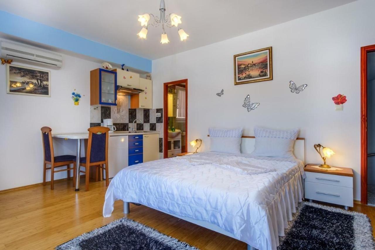 Hotel Aquamare à Mali Lošinj Extérieur photo